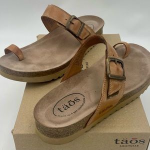 Taos toe ring slides in caramel size 9
